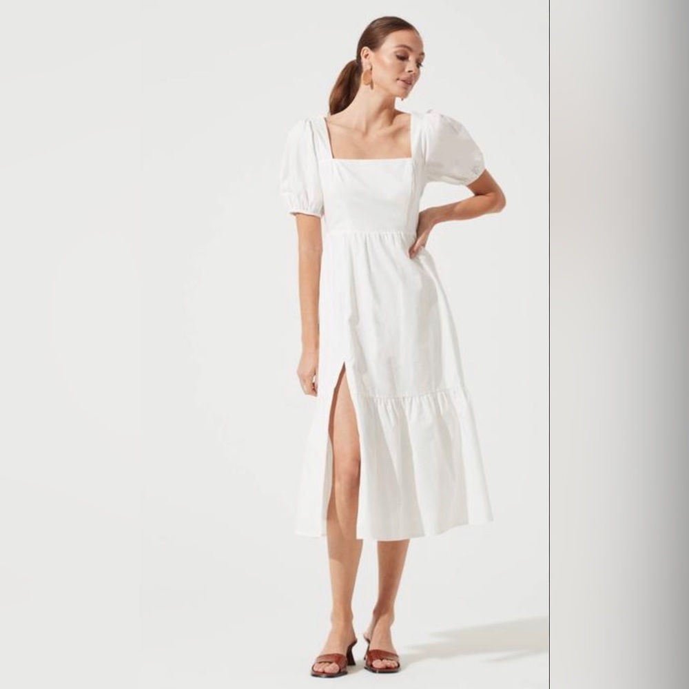 Astr Poplin Tiered square neck, puff sleeve dress
